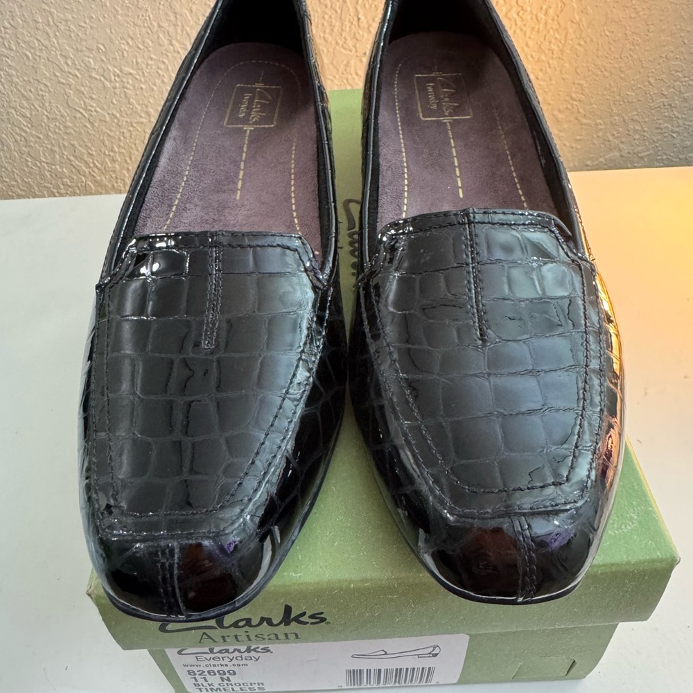 Clarks Collection Slip On Women Patent Leather Shiny Black Croc Print Size 11N